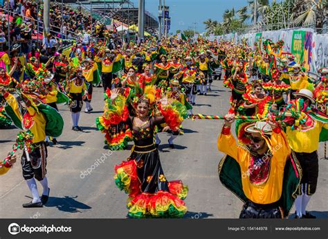  Carnaval de Barranquilla: การเฉลิมฉลองที่สั่นสะเทือนวิญญาณและกระตุ้นเศรษฐกิจของโคลอมเบีย